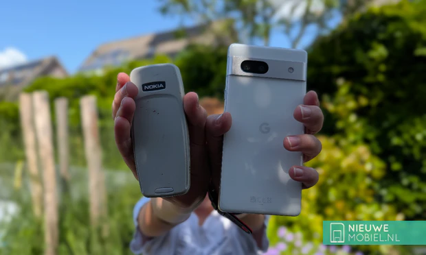 Dumbphone, smartphone of smartwatch voor kind Dumbphone, smartphone of smartwatch voor kind