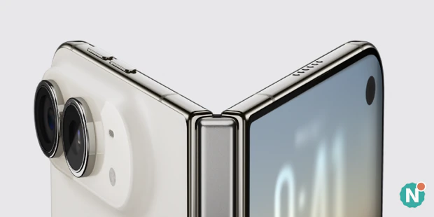 Half opengeklapte Apple iPhone Duo met volumeknoppen bovenop Half opengeklapte Apple iPhone Duo met volumeknoppen bovenop