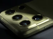 Motorola signature 27 green camera closeup