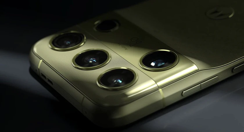 Motorola signature 27 green camera closeup