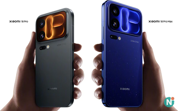 Xiaomi 18 Pro en 18 Pro Max Zwarte Xiaomi 18 Pro (links) en Xiaomi 18 Pro Max in Starry Blue (rechts)