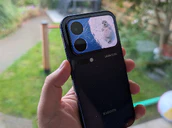 Xiaomi 18 pro handson met zeehond op achterscherm