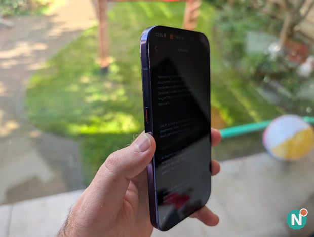 Privacy screen of the Xiaomi 18 Pro from various viewing angles