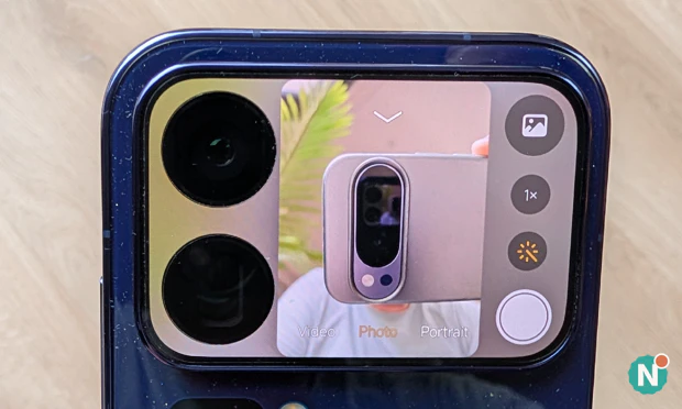 Features of the rear screen of the Xiaomi 18 Pro