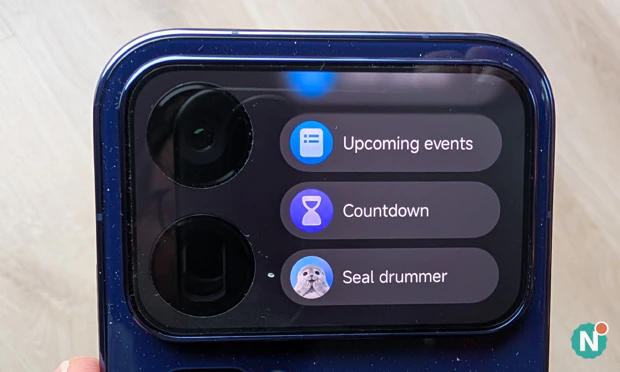 Features of the rear screen of the Xiaomi 18 Pro