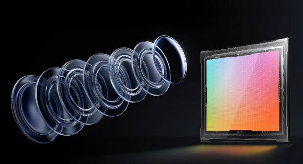 Xiaomi 17 camera module with Leica Summilux lenses and Light Fusion 950 sensor