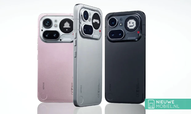 De drie verschillende Nothing Phone (4a) Pro modellen: Pink, Silver en Black