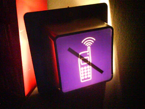 1600x1200 sign no flash