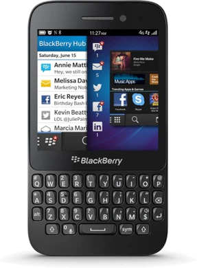 BlackBerry Q5 etupuolella black