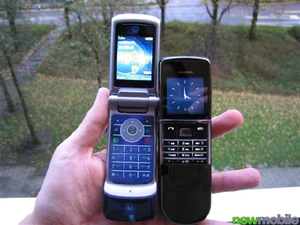 comparison KRZR 8800 sirocco 09