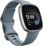 Fitbit Versa 4 blauw voorkant linkerzijkant