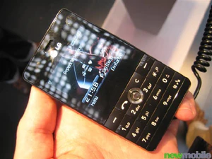 LG KE820 07