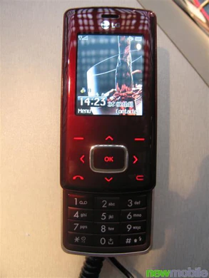 LG KG800 Red Wine Edition 01