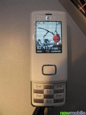 LG KG800 White Edition 01