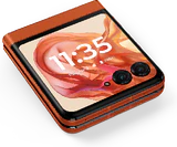Motorola razr 50 oransje foran venstre side buttom skrås skråstilt stengt