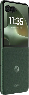 Motorola razr 70 plus grønn utenfor bakside høyre side Åpnet