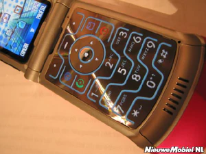 Motorola v3 RAZR pink 10