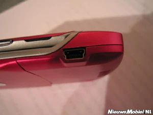 Motorola v3 RAZR pink 17