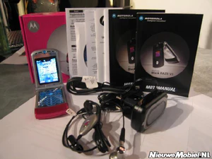 Motorola v3 RAZR pink 29