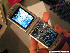 Motorola v3 RAZR pink 33