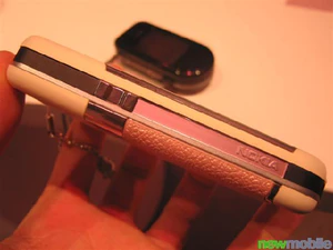 Nokia 7360 pink 02