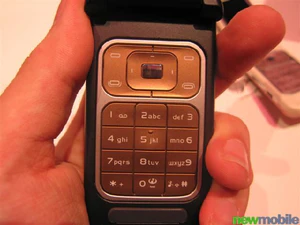 Nokia 7390 13