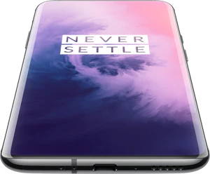 OnePlus 7 Pro musta etupuolella pohja
