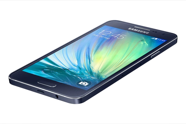 Samsung Galaxy A3 schuin dynamic zwart