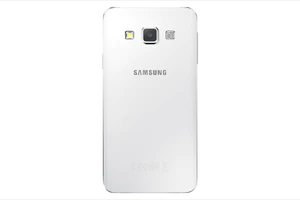 Samsung Galaxy A3 achterkant wit