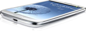 Samsung Galaxy S III wit liggend schuin 2