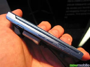 Samsung D830 Blue Edition 4