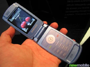 Samsung D830 Blue Edition 8