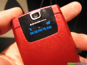 Samsung D830 Red Edition 12