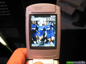 Samsung D830 Silver Edition 14