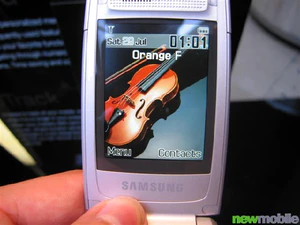 Samsung D830 Silver Edition 3