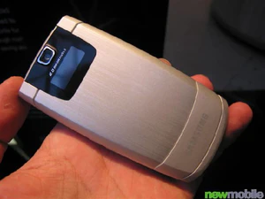 Samsung D830 Silver Edition 7