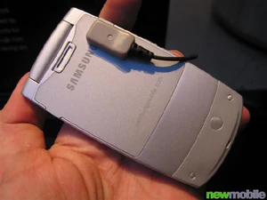 Samsung D830 Silver Edition 9
