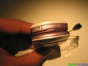 Samsung E500 Pink Ribbon Edition 13