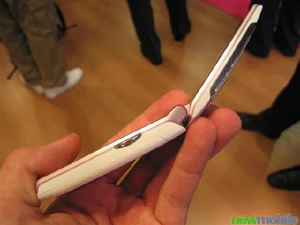 Samsung E500 Pink Ribbon Edition 17