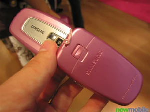 Samsung X650 Pink Ribbon Edition 03
