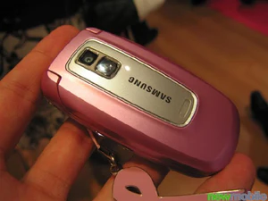 Samsung X650 Pink Ribbon Edition 08