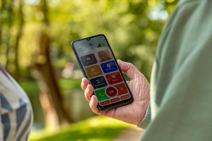 Senifone S1 lifestyle 4