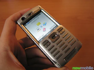 Sony Ericsson P990i 60