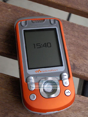 Sony Ericsson W550i 1