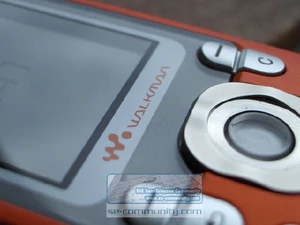Sony Ericsson W550i 3