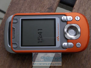 Sony Ericsson W550i 5