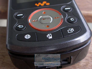 Sony Ericsson W900i 16
