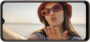 Vivo Y35 goud voorkant gedraaid