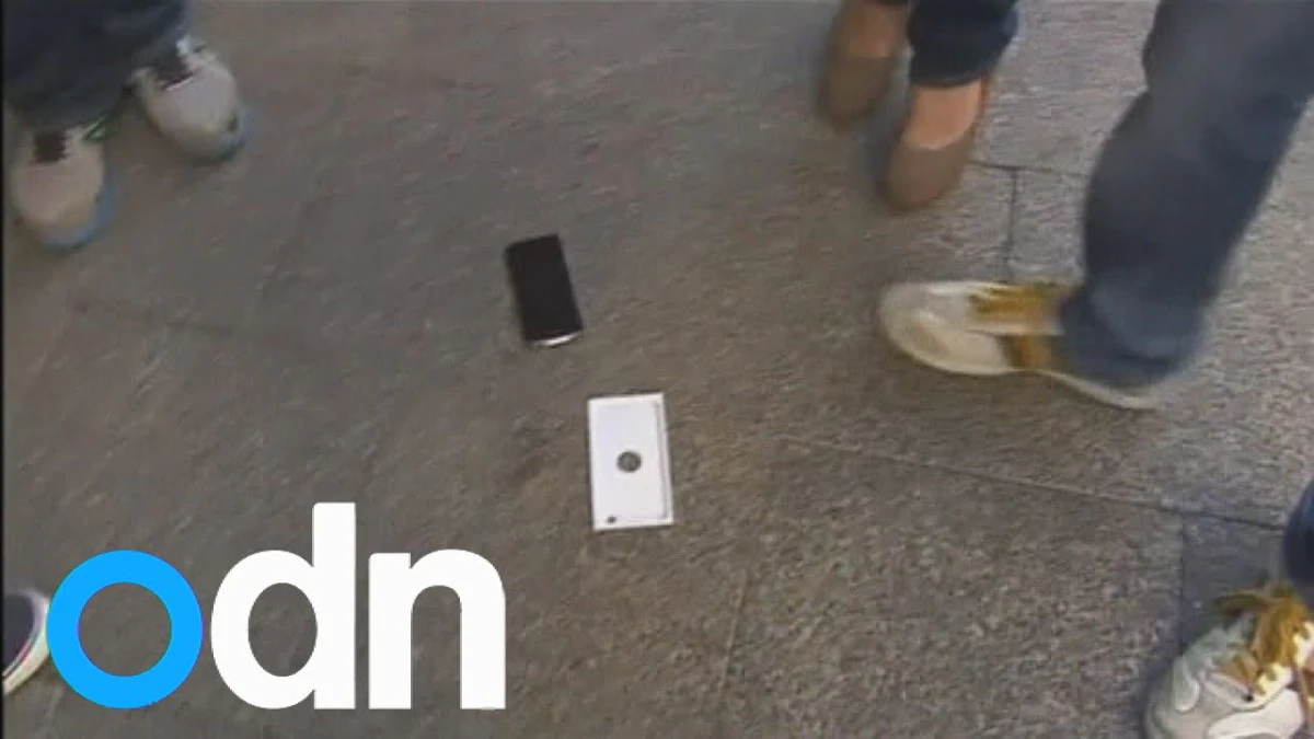 De onbedoelde droptest: klant laat nieuwe iPhone vallen bij eerste aankoop