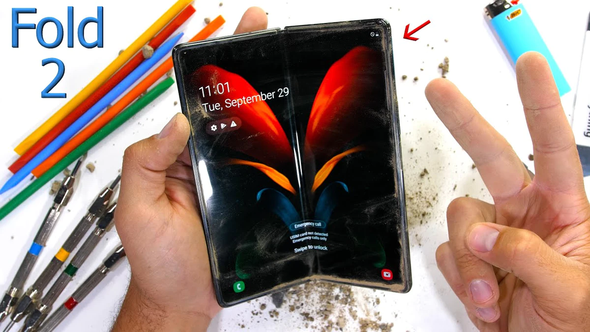 Samsung Galaxy Z Fold 2 duurzaamheidstest: kras-, stof- en buigproef uitgelegd